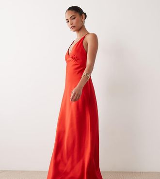 Miss Selfridge Vestito lungo in raso rosso allacciato sul retro
