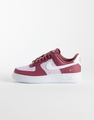 Nike Air Force 1 07 Low - Sneakers basse rosa e bianche-Bianco