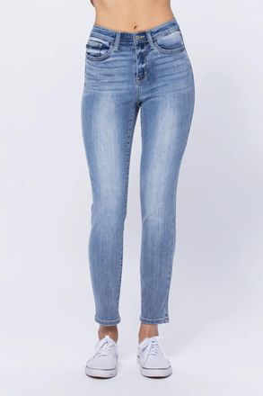 Judy Blue Classic Relaxed Fit Jeans In Light Bleach Wash