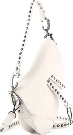 Dior Borsa a spalla Saddle media in pelle con tracolla e borchie - Bianco