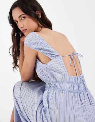 Vero Moda Vestito midi milkmaid senza maniche con stampa a righe blu