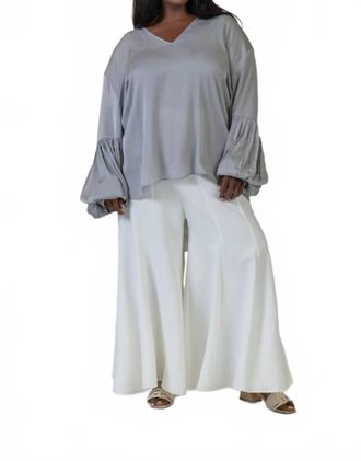 Nouvelle/Silk95Five Como V-Neck Blouse - Plus In Silver