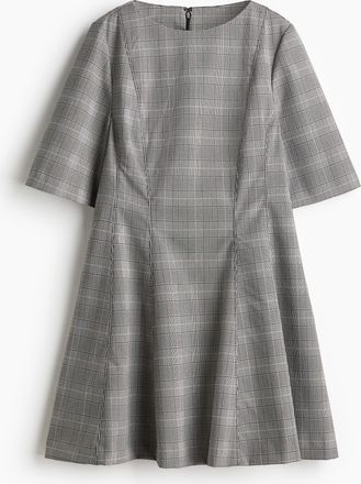 H&M Tailliertes Twillkleid - Schwarz