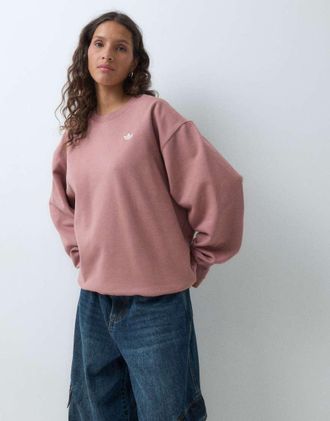 adidas Originals Felpa Essential girocollo in marrone argilla