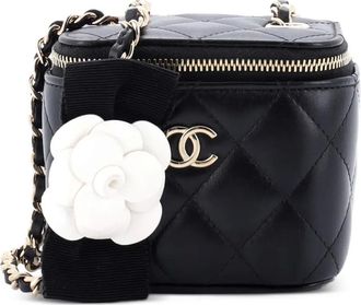 Chanel Camellia Bow Vanity Case with Chain Quilted Lambskin Mini crossbody bag - Zwart