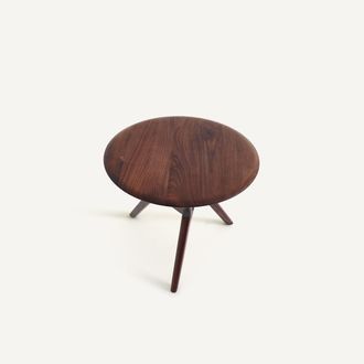 AM.PM Ronde salontafel in massief notenhout, diameter 50 cm, MARICIELO