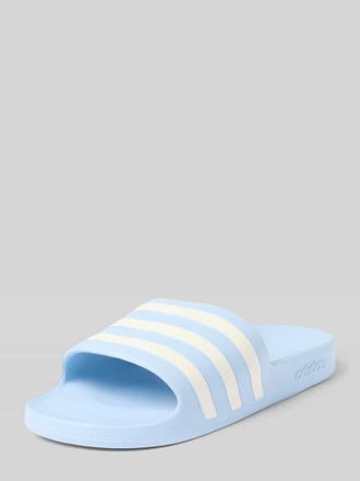 adidas Badeschuhe mit Label-Pr&auml;gung Modell ADILETTE AQUA in Hellblau, Gr&ouml;&szlig;e 40,5
