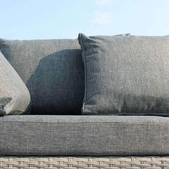 Milani Home CRINIS - divano da giardino con pouf completo di cuscino intreccio in rattan sintetico