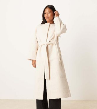 Asos Petite ASOS DESIGN Petite - Cappotto formale taglio lungo in boucl&eacute; color avena senza colletto-Neutro