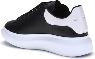 Alexander McQueen Mens Leather Sneakers Black-White Upper: Calf Trainers Black/white