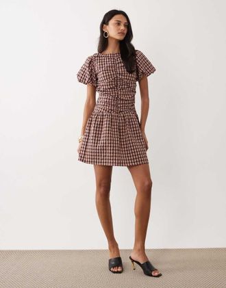 Nobody's Child Haven - Vestito corto rosso a quadri con maniche a sbuffo e arricciatura sul davanti