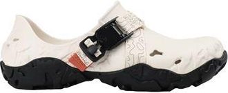 Crocs FOOTWEAR - Mules & Clogs sur YOOX.COM