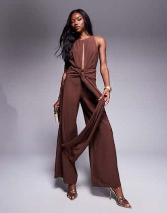 Asos Tuta jumpsuit accollata color cioccolato con dettagli annodati-Marrone