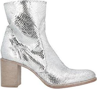 Strategia CALZATURE - Stivaletti su YOOX.COM