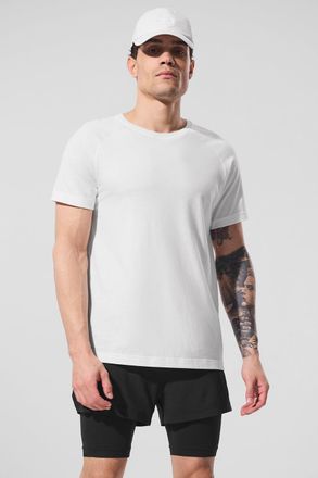 Alo | Triumph Raglan T-Shirt in White, Size: Medium