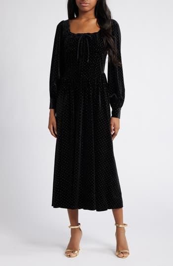 Moon River Metallic Long Sleeve Velvet Maxi Dress in Black at