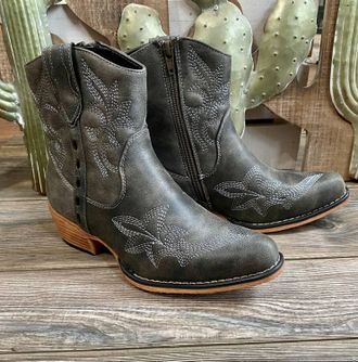 Pierre Dumas Womens The West Ankle Bootie In Black