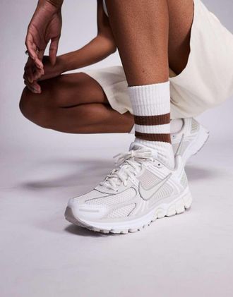 Nike Zoom - Vomero 5 - Sneakers bianche e beige-Bianco