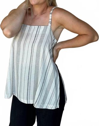 Promesa Sutton Top In White Multi