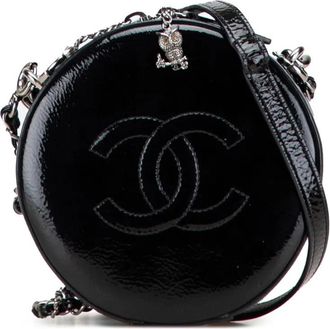 Chanel 2018-2019 Patent Round As Earth Bag satchel - Black
