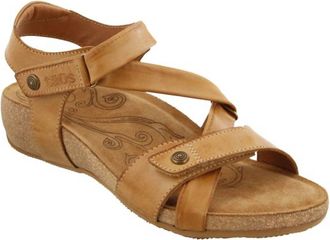 Taos Womens Universe Sandals In Camel