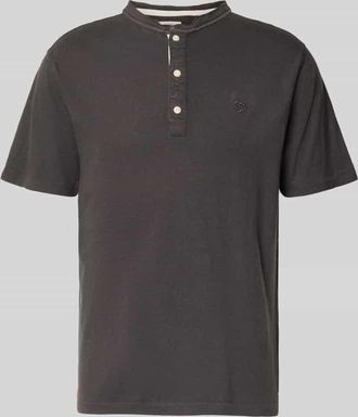 Superdry T-Shirt mit kurzer Knopfleiste in Schoko, Gr&ouml;&szlig;e XXL