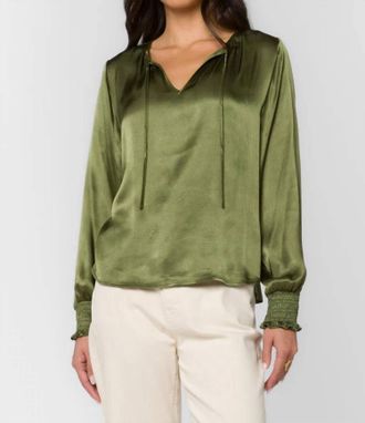 Velvet Heart Penny V-Neck Top In Dried Thyme