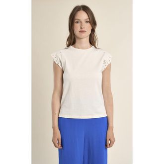 Molly Bracken T-shirt met korte mouwen, ronde hals en opengewerkte details