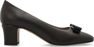 Ferragamo Vara Pumps met Hak - Dames - Pumps - Bruin - 37 1/2 EU - Leer - Schoenen