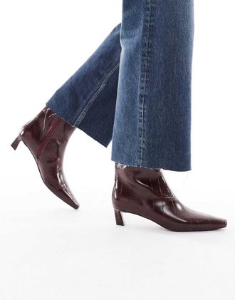 schuh Bexley - Stivaletti a punta bordeaux effetto coccodrillo con tacchetto a spillo-Rosso