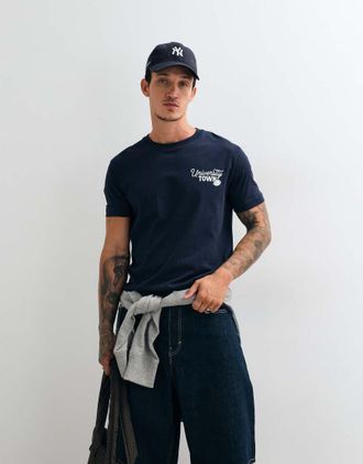 GANT T-shirt a maniche corte blu scuro con scritta grafica
