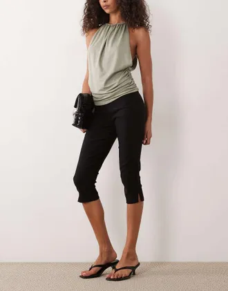 Vesper Pantaloni capri neri in bengalina modellanti con spacco laterale-Nero