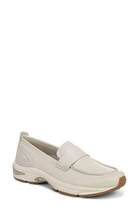 Vionic Walk Roam Loafer in Cream at Nordstrom Rack, Size 9.5