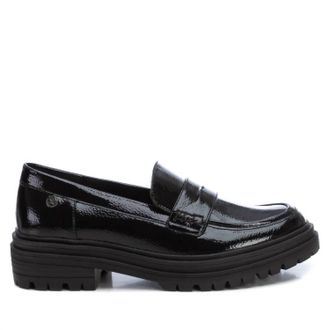 Xti Womens Patent Leather Moccasins In Black