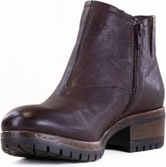 Salvia Womens Chi Boots In Walnut Sheep