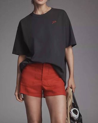 Damson Madder Best In Show Rosette Tee In Charcoal