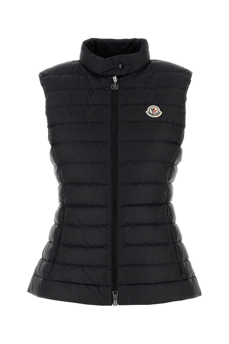 MONCLER duvet ケープ Moncler - New York, New Chapter. ​ Tomorrow