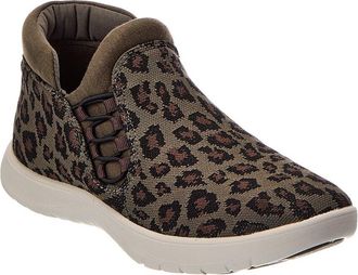Clarks Adella Pine Canvas Sneaker