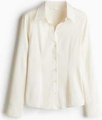 H&M Taillierte Satinbluse - Cremefarben