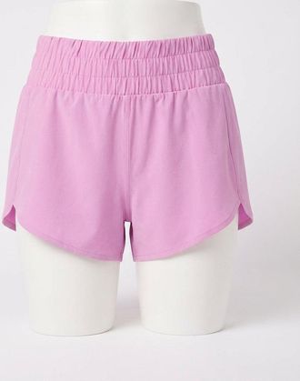 Spanx Booty Boost Run Shorts In Petunia