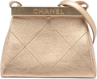 Chanel Vintage, unisex, Geel, ONE Size, Leer, Pre-owned Kiss Lock Crossbody Bag