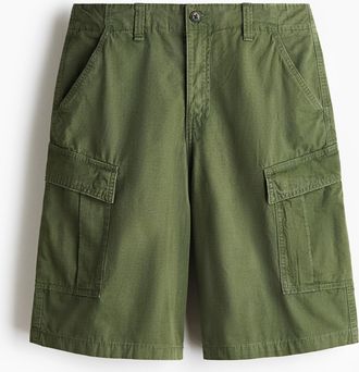 H&M Cargoshorts aus Baumwolle in Loose Fit - Khakigr&uuml;n