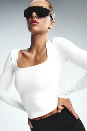 Alo Softsculpt Precision Long Sleeve Top in White, Size: Medium