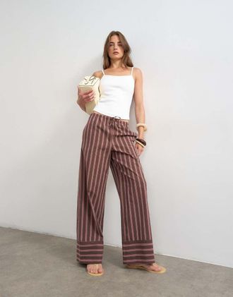 Topshop Pantaloni a fondo ampio marrone e rosa a righe allacciati in vita