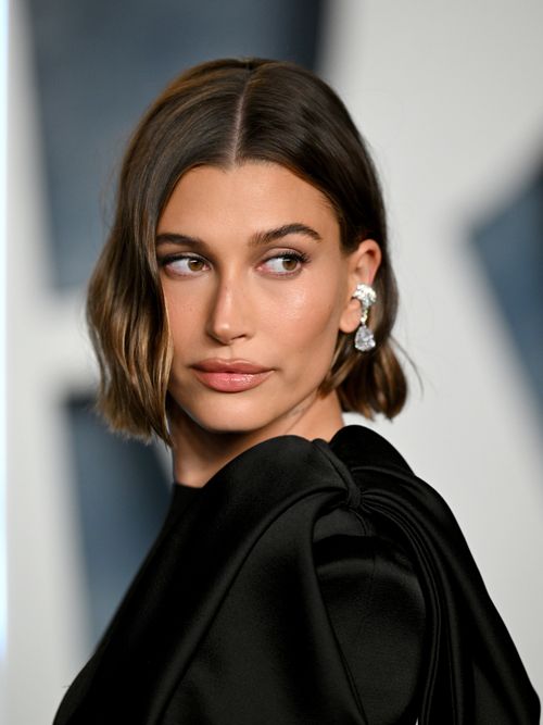 Hailey Rhode Bieber auf dem Red Carpet von der 2023 Vanity Fair Oscar Party.
