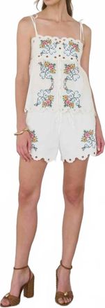 Moon River Womens Floral Embroidered Top In White