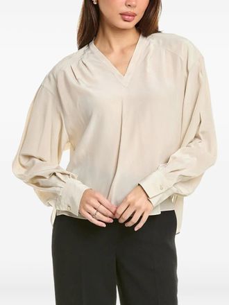 Brunello Cucinelli Zijden blouse met monoli-detail en V-hals - Beige