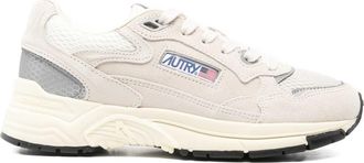 Autry Hyperway Low Woman Suede/Mesh Shoes