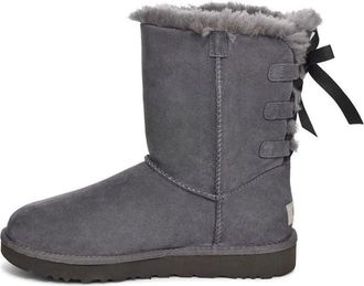 UGG (WMNS) UGG Short Bow Stiefel Fleece Lined Gray 1110706-CHRC