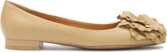 Kazar Beige platte pumps met bloem - Dames - Ballerinas - Beige - 41 EU - Leer - Schoenen